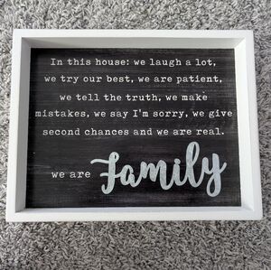 Belle Maison "Family" decorative hanging sign